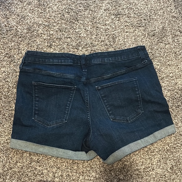 Dark jean shorts distressed size 12/31 Universal Thread high rise midi - Picture 2 of 3